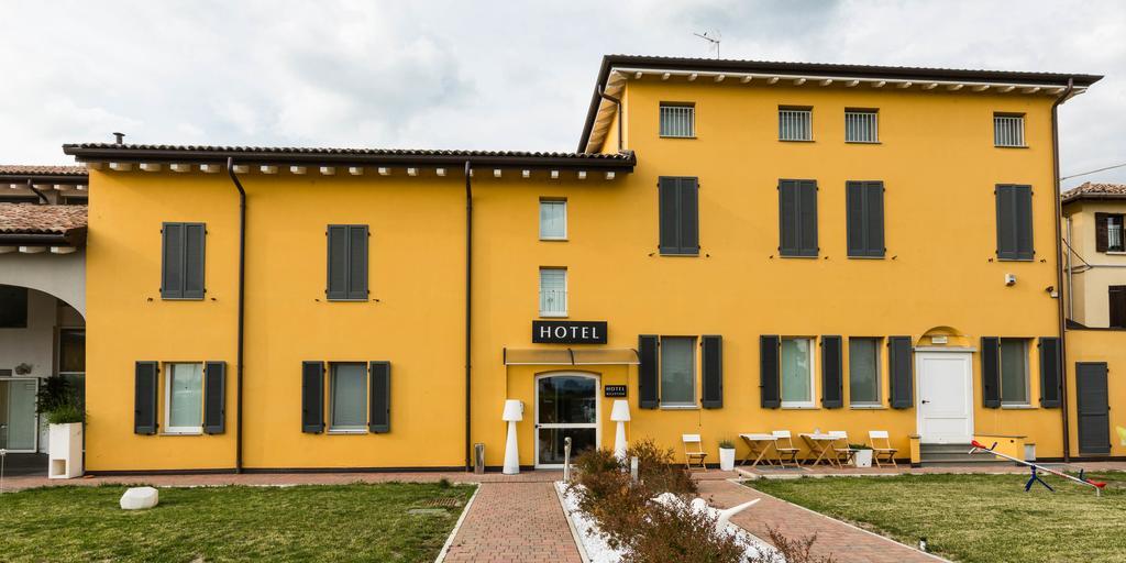 Hotel Forlanini 52 Parma Exterior photo