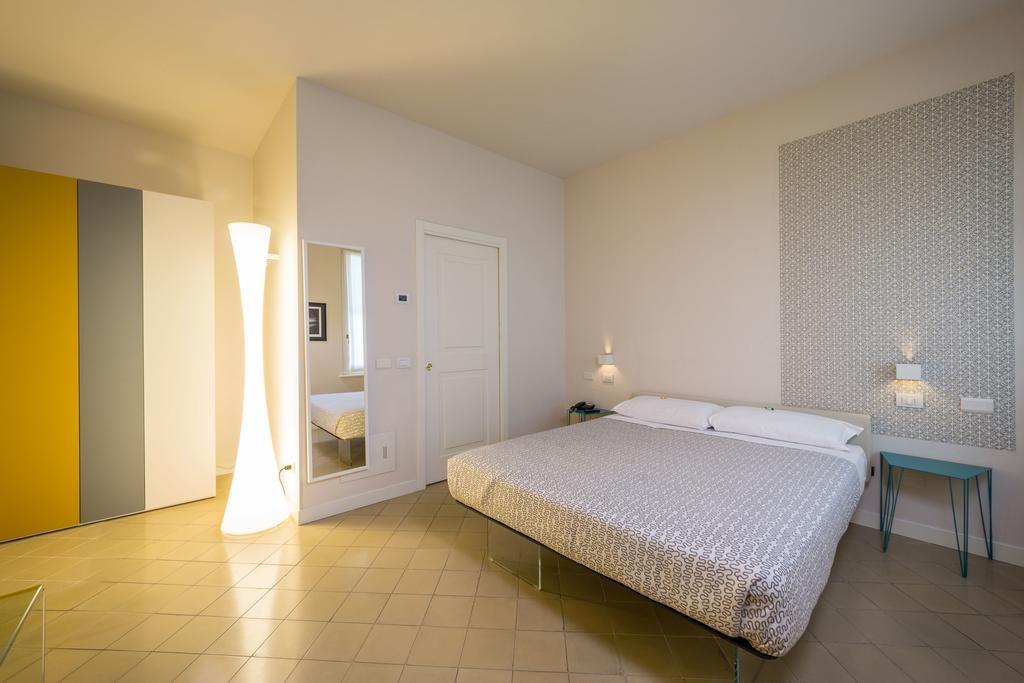 Hotel Forlanini 52 Parma Exterior photo